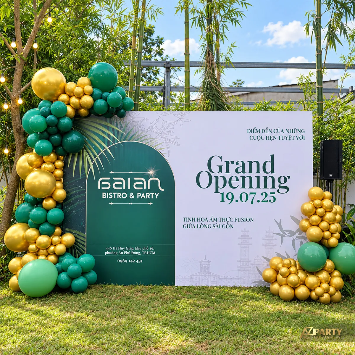 Backdrop sân vườn chụp chính diện giữa các bụi tre