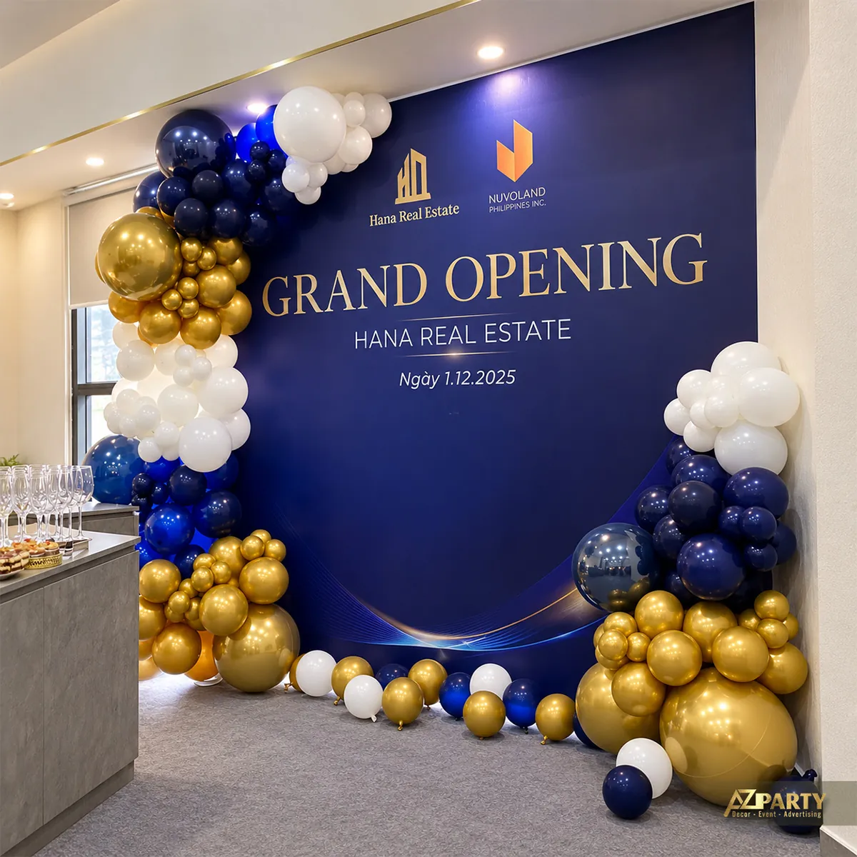 Backdrop Hana Real Estate phối bóng xanh, trắng và vàng