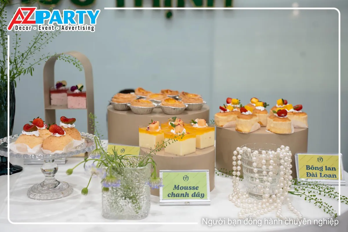 Cận cảnh các món bánh ngọt teabreak được trang trí tỉ mỉ, đẹp mắt trong lễ khai trương.