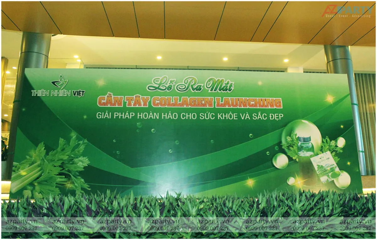 Backdrop chính sự kiện ra mắt sản phẩm Cần Tây Collagen của thương hiệu Thiên Nhiên Việt với thiết kế ngập tràn sắc xanh tự nhiên.