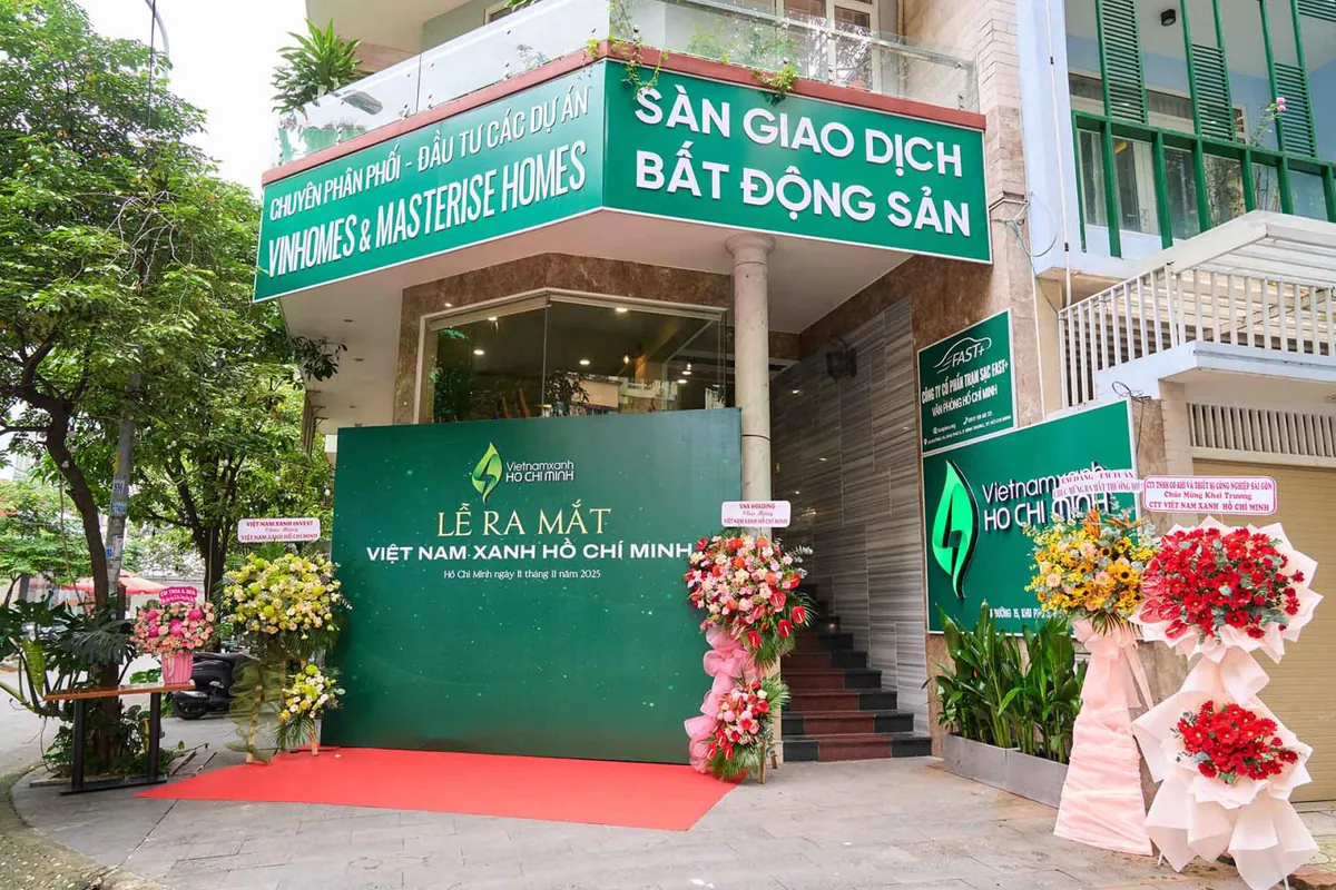 Booth check và thảm đỏ trong buổi lễ khai trương VNX Holding