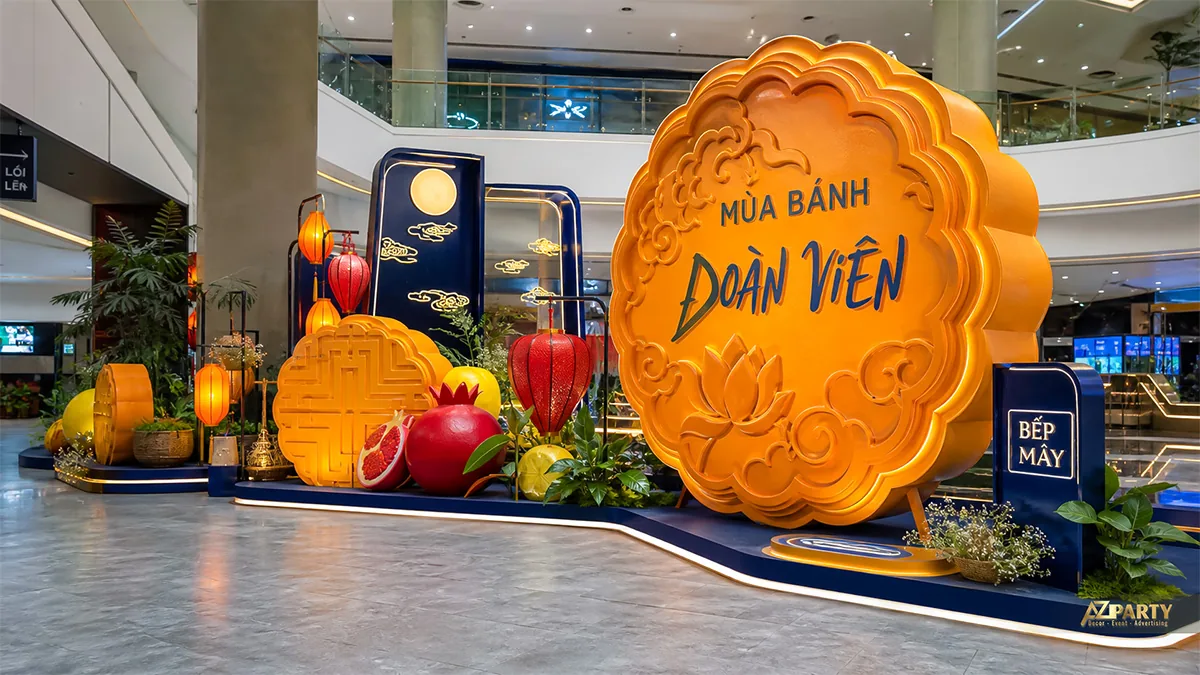 Khu trưng bày bánh Trung Thu và lồng đèn