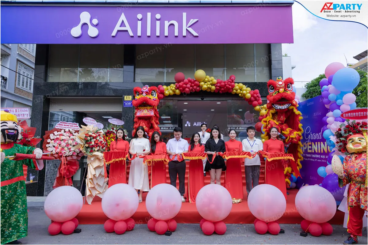 Lễ cắt băng khai trương công ty Ailink tại Bình Thạnh với sự tham gia của Thần Tài và đội múa lân