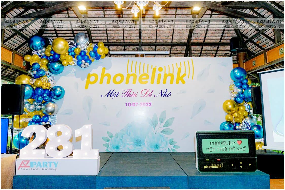 Trang trí sân khấu tiệc kỷ niệm Phone Link Một thời để nhớ