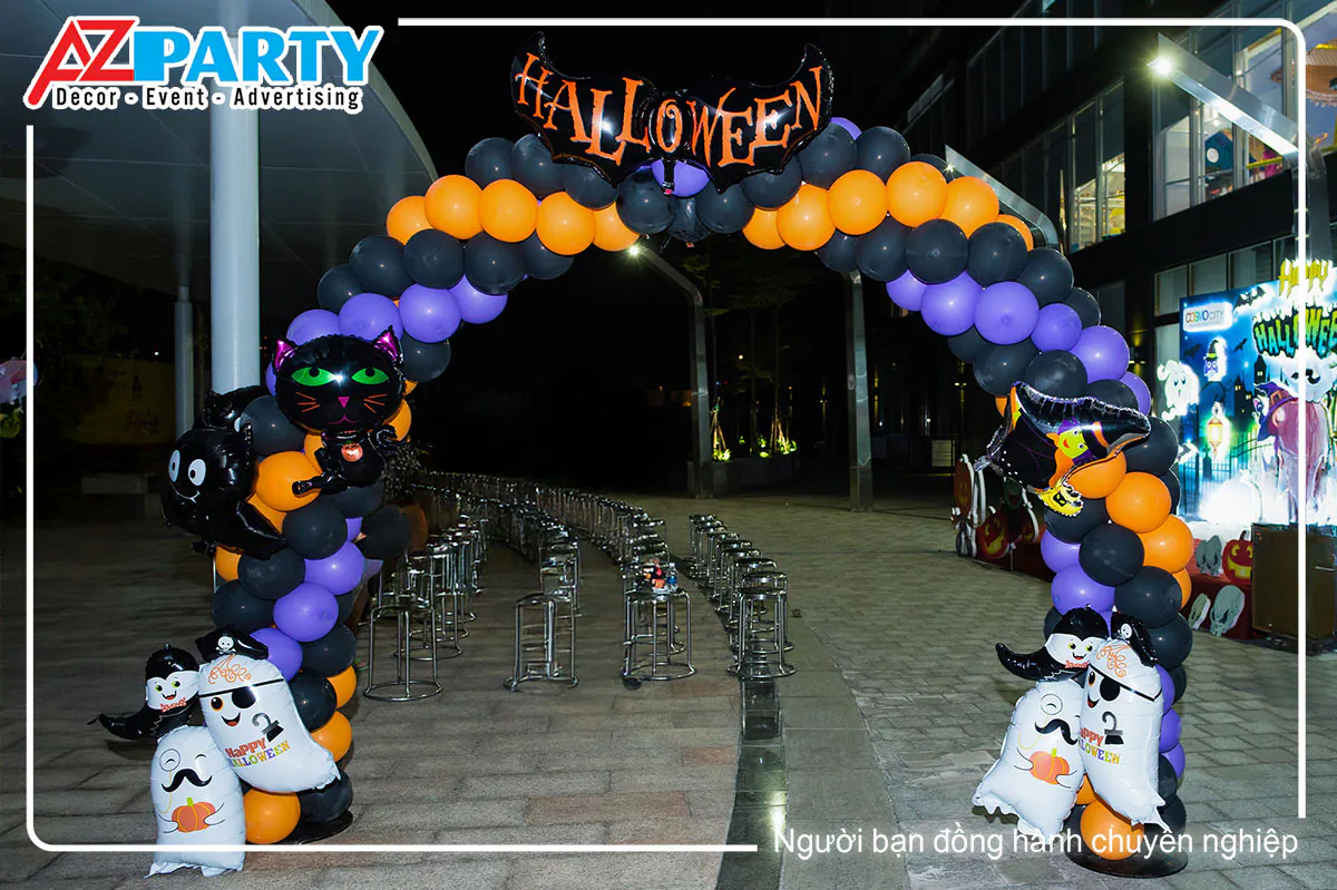 cổng bong bóng halloween được decor vớ 3 màu tím, cam, đen