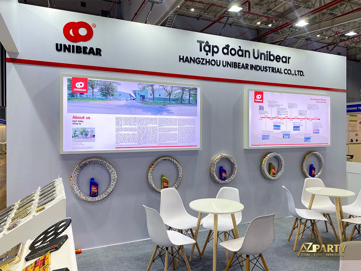 Quầy lễ tân thiết kế bo góc hiện đại với logo Unibear sáng đèn rực rỡ