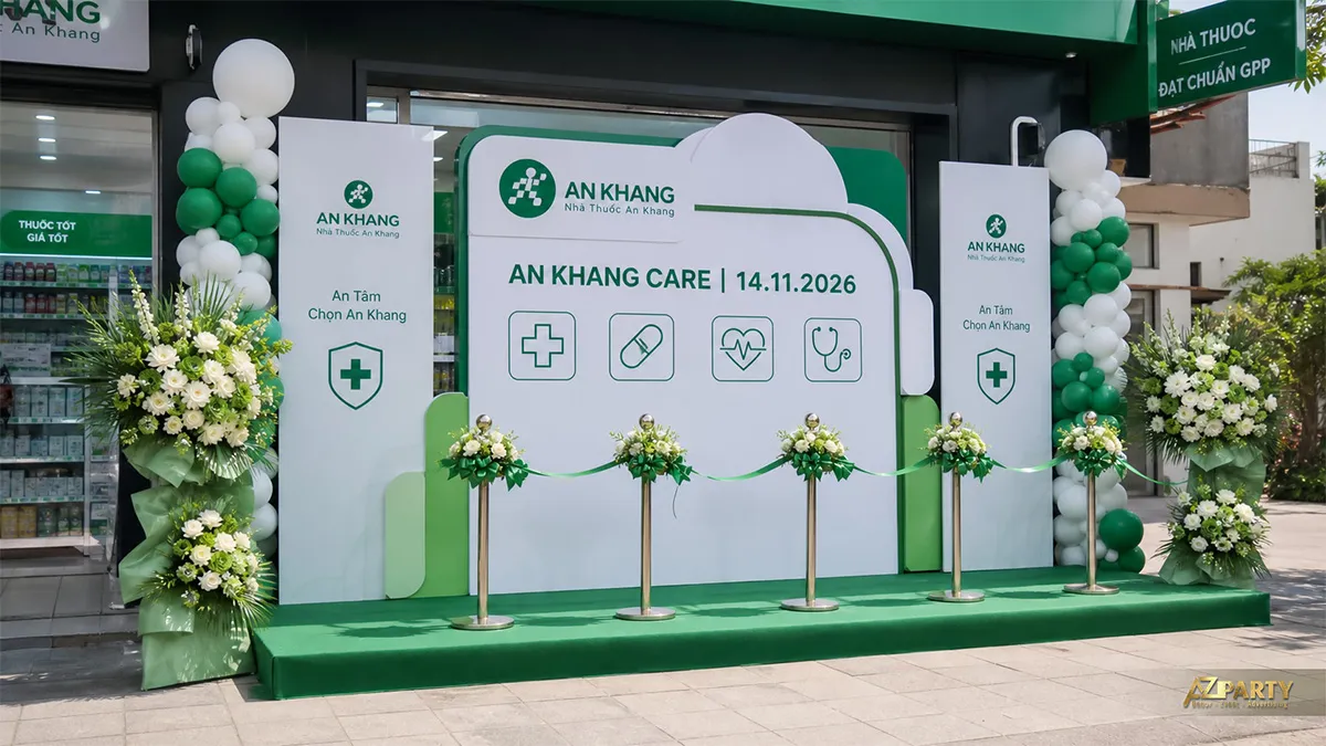 Sân khấu An Khang Care xanh trắng với bục cắt băng