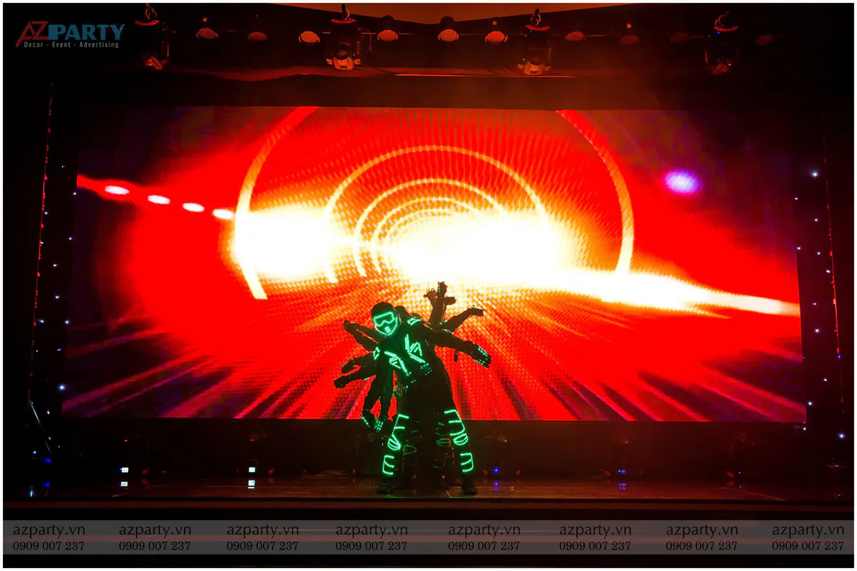 Tiết mục nhảy LED dance công nghệ ấn tượng mở màn đêm hội