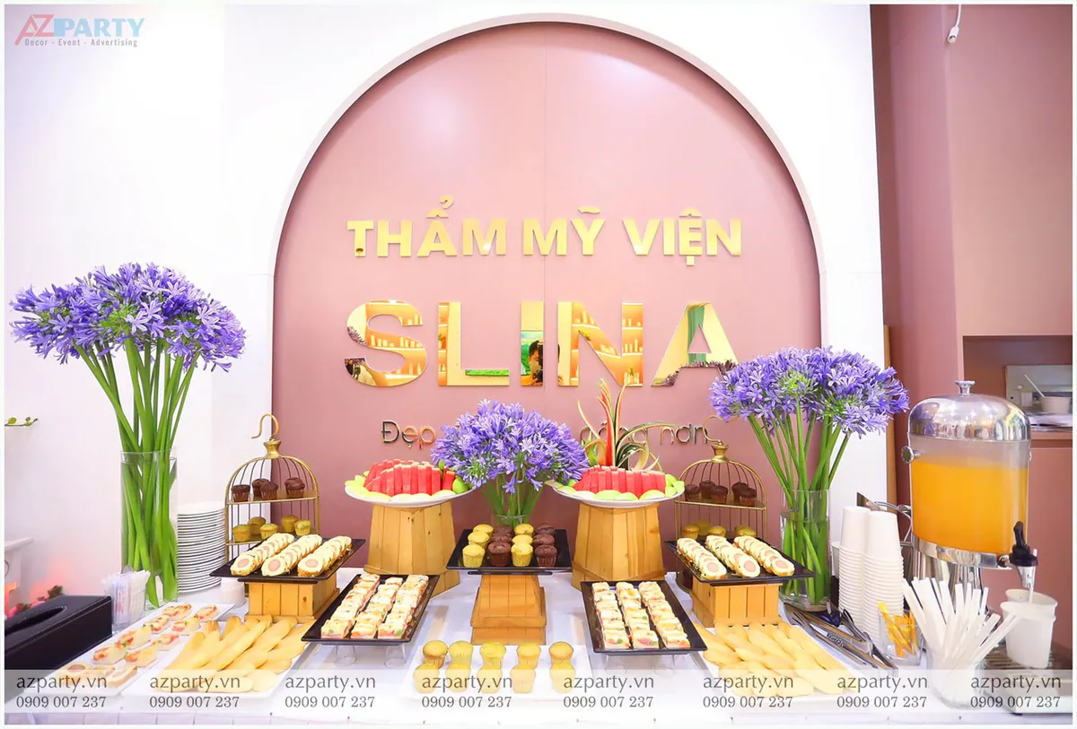 Trang trí bàn tiệc ngọt teabreak đón khách tại lễ khai trương thẩm mỹ viện Slina