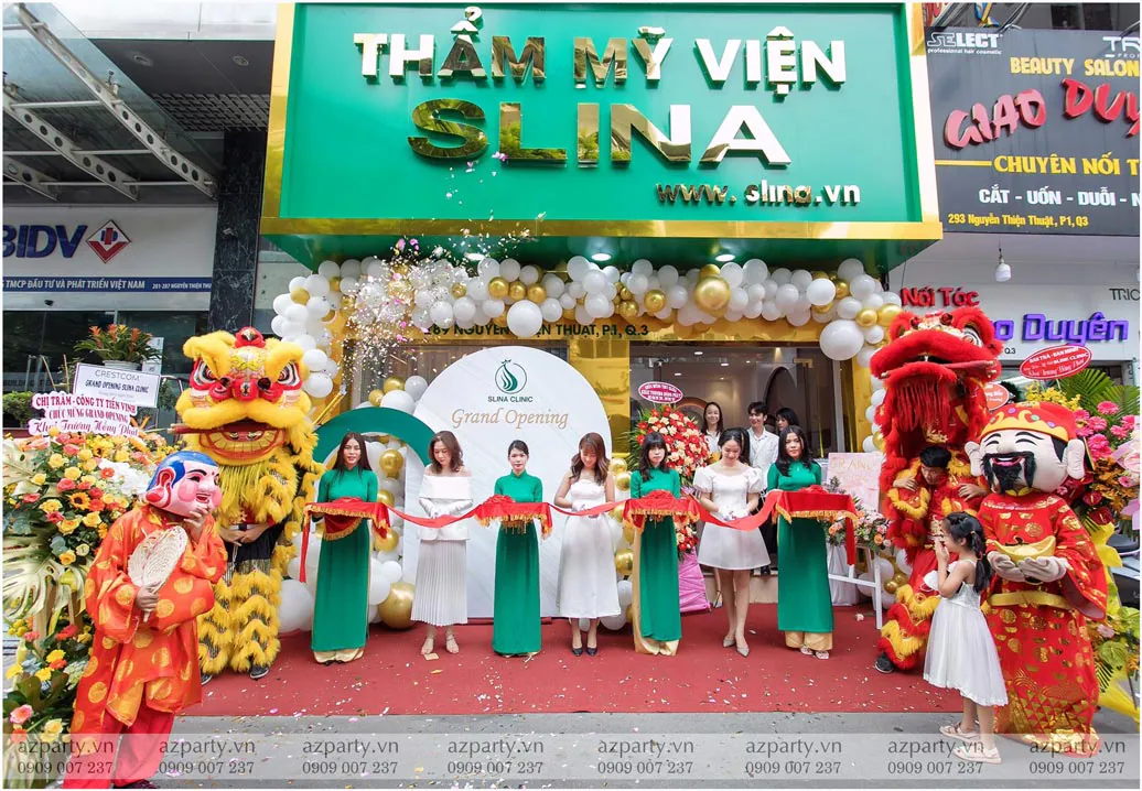 Lễ cắt băng khai trương thẩm mỹ viện Slina chi nhánh quận 3 trong pháo hoa giấy rực rỡ