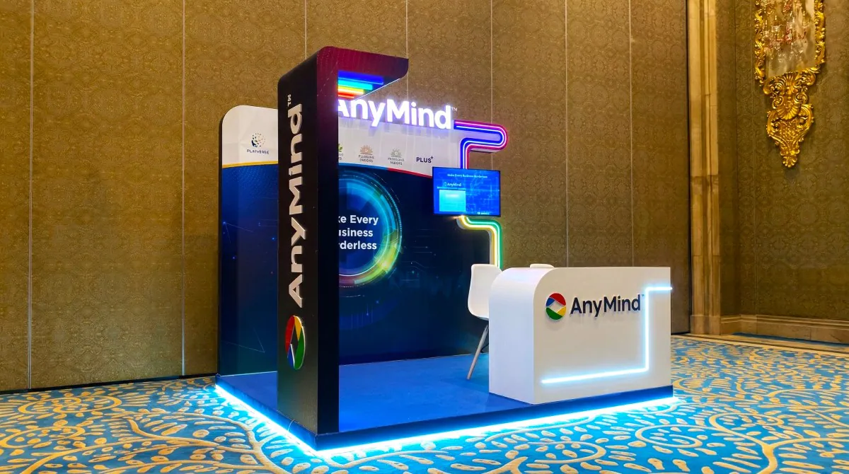 Booth Anymind góc xéo phải 
