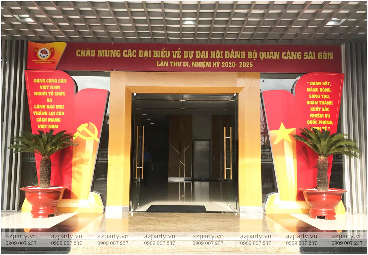 Trang trí cổng chào đón tiếp đại biểu tham dự Đại hội Đảng bộ Quân cảng