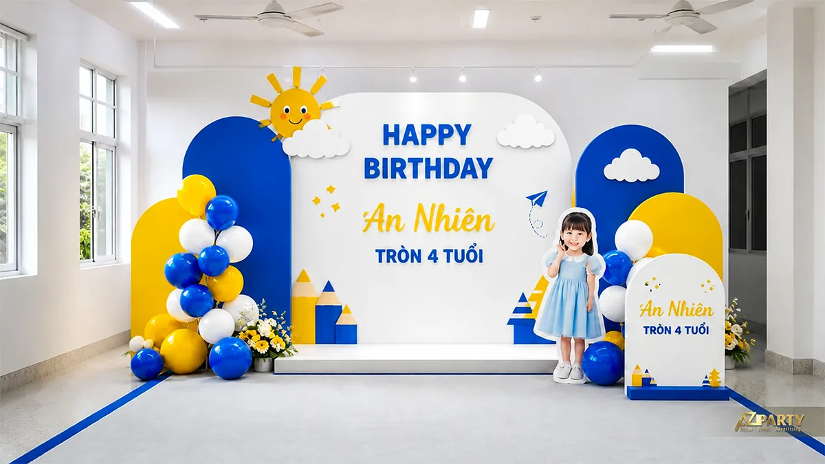 Backdrop sinh nhật tại trường cho An Nhiên tròn 4 tuổi, có lâu đài, máy bay giấy và bóng xanh vàng.