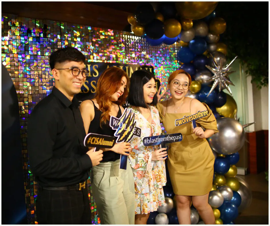 Khách mời check in tại booth