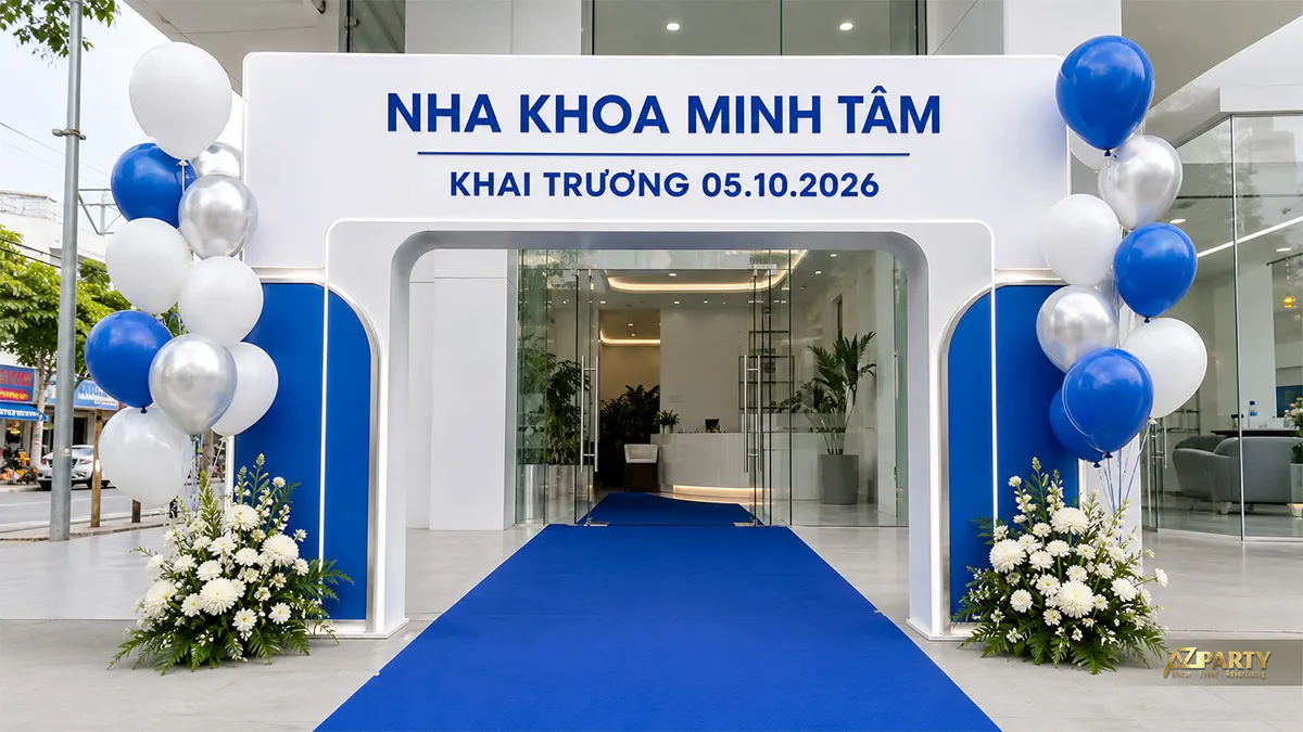 Cổng khai trương Nha khoa Minh Tâm màu xanh trắng và lối thảm xanh
