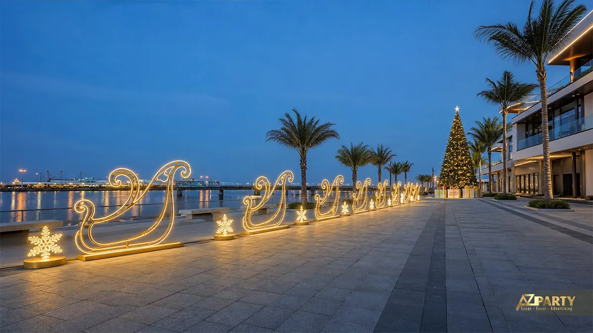 Bờ sông trang trí xe trượt tuyết đèn vàng, bông tuyết và cây thông Noel