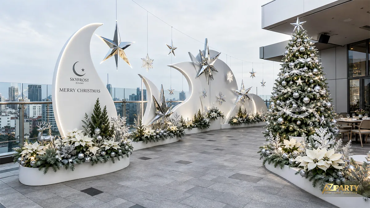 Khu rooftop Skyfrost với nền trăng trắng, ngôi sao bạc, cây thông và thành phố phía xa