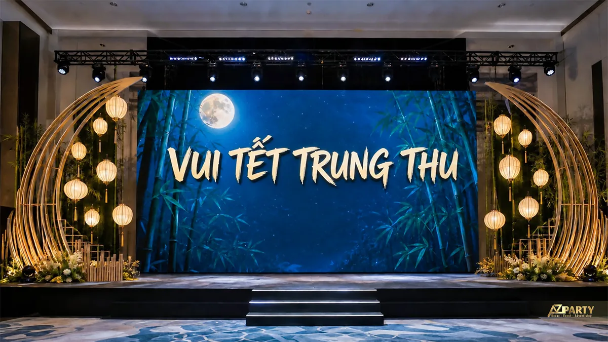 Sân khấu vòng tre và đèn lồng vàng