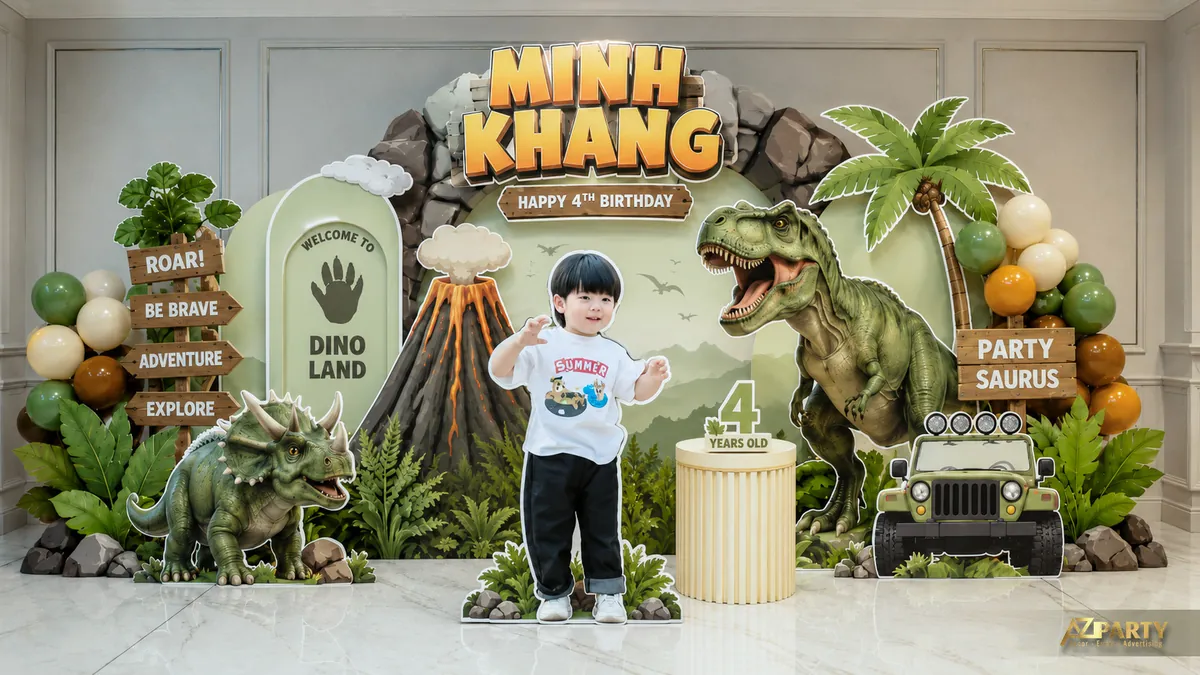 Chủ đề khủng long xanh lá với xe jeep, cây nhiệt đới và bảng tên Minh Khang 4 tuổi