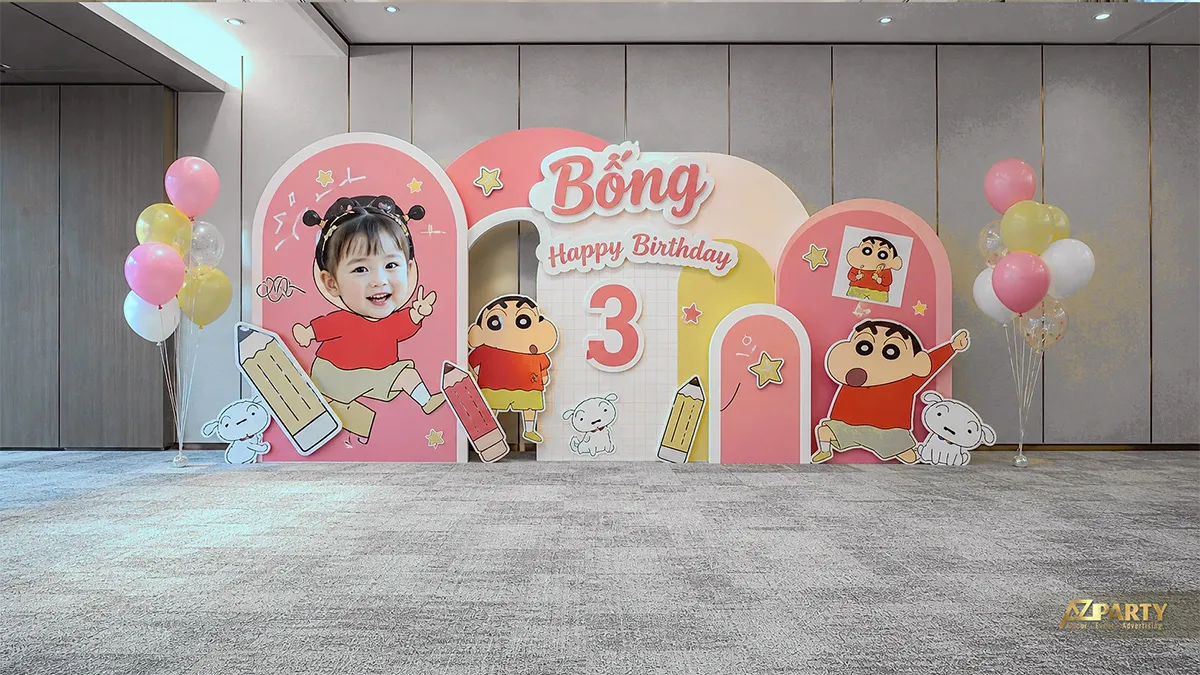 Góc tiệc Shin hồng pastel với các mảng nền cong