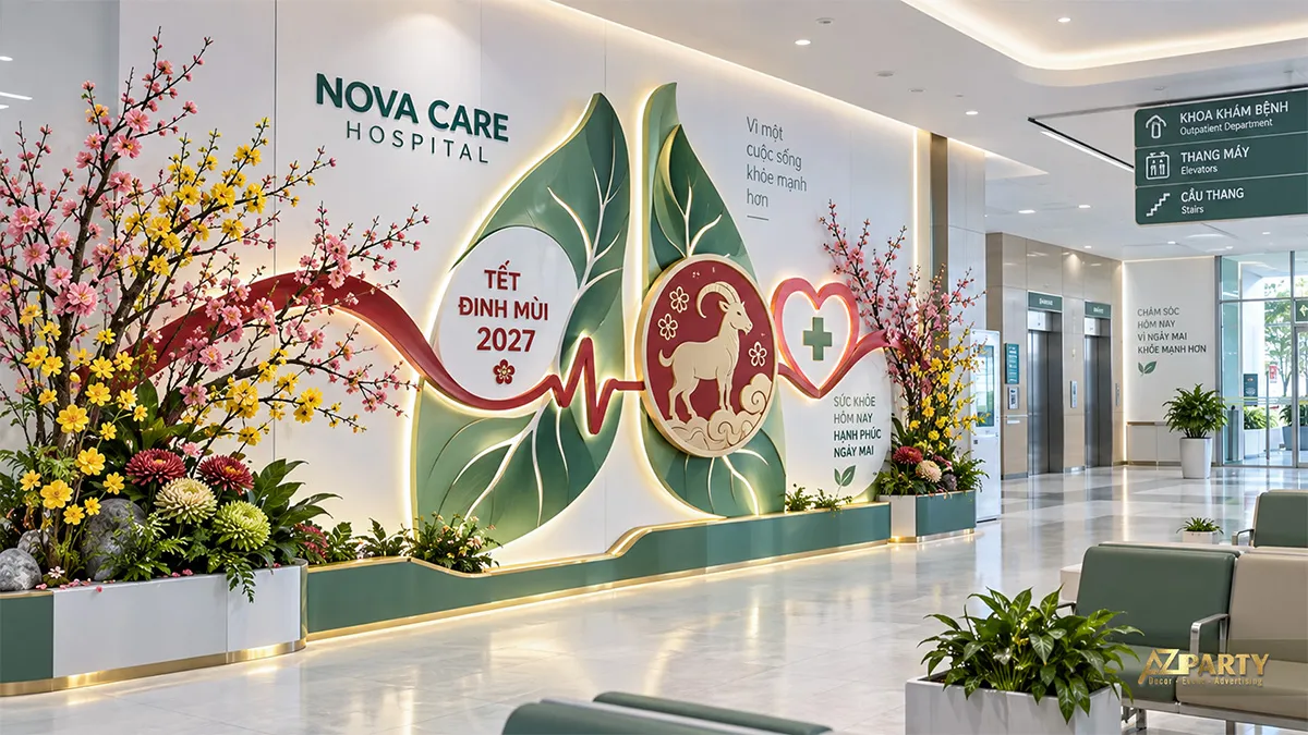 Mảng tường xanh ngọc tại sảnh bệnh viện với dê, nhịp tim và hoa mai đào