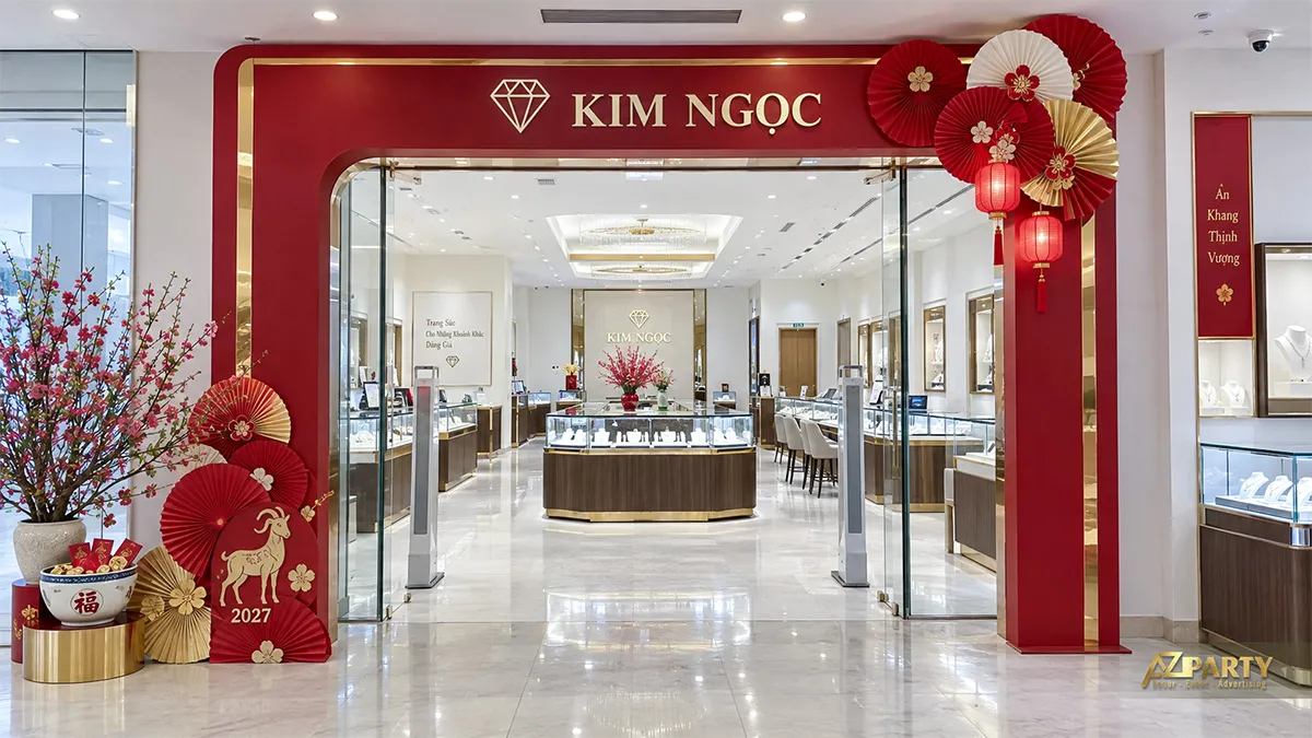 Cổng cửa hàng trang sức kết hợp quạt và đèn lồng