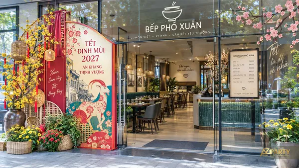 36 mẫu trang trí Tết nhà hàng đẹp, nổi bật từ mặt tiền đến bàn ăn