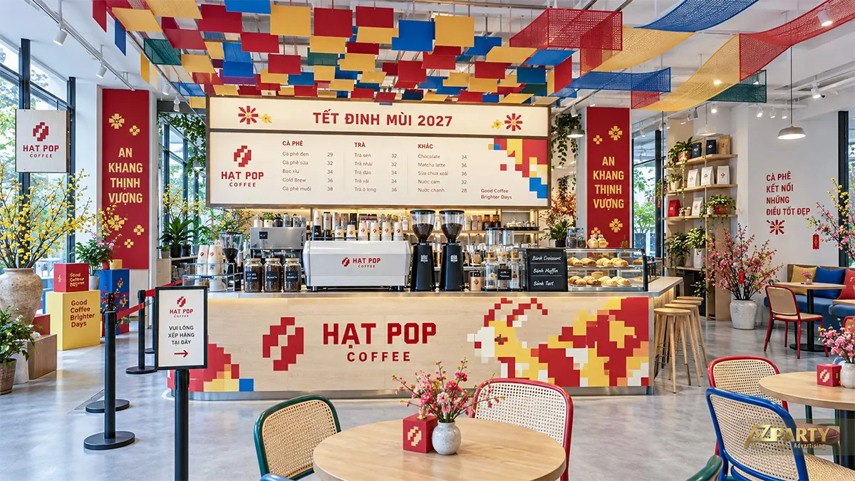 Quầy Hạt Pop Coffee trang trí Tết theo phong cách pixel nhiều màu