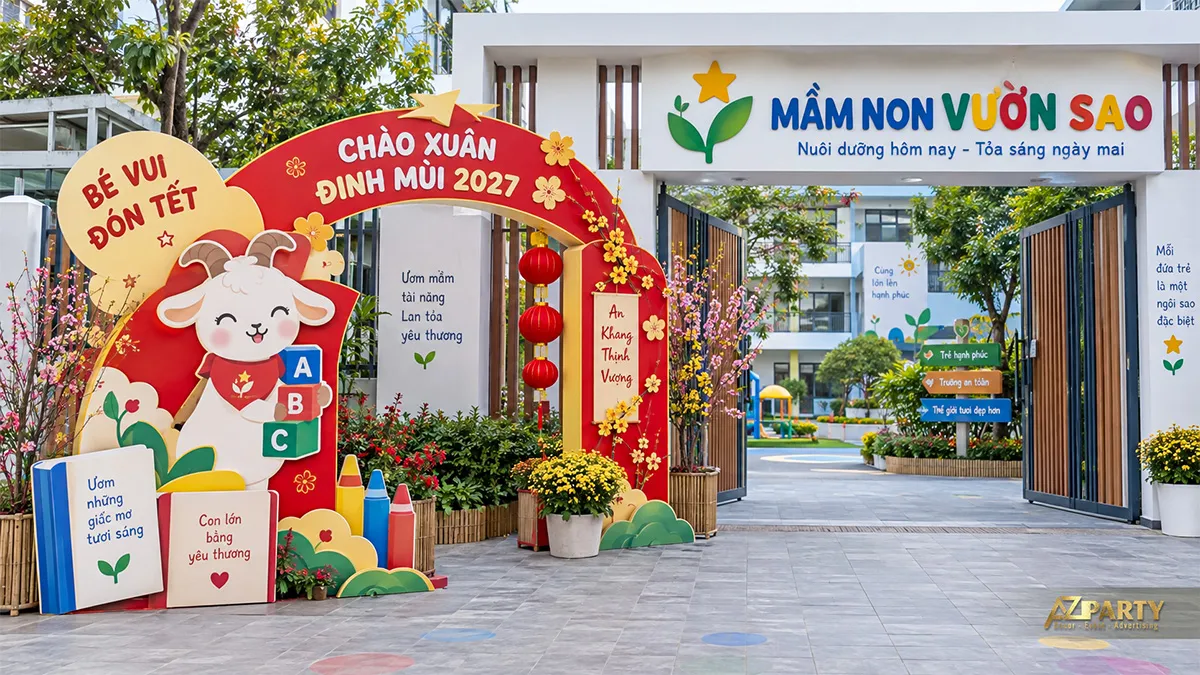 Cổng đón xuân trường mầm non với khối chữ ABC, đèn lồng và hoa mai