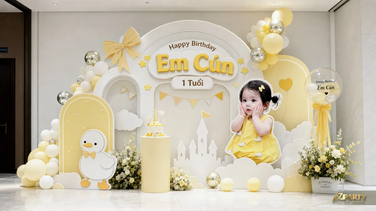 Backdrop thôi nôi bé Em Cún màu vàng kem với vịt nhỏ, lâu đài và cụm hoa trắng