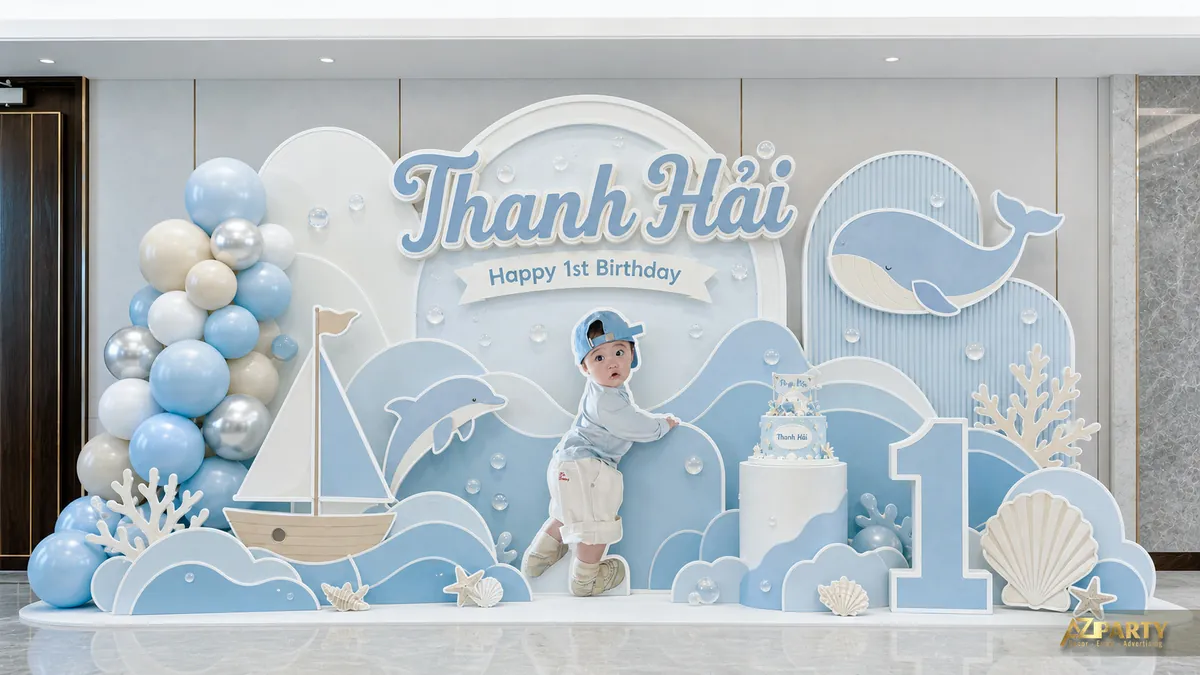 Tông xanh biển với cá heo, vỏ sò, mây và mô hình số 1