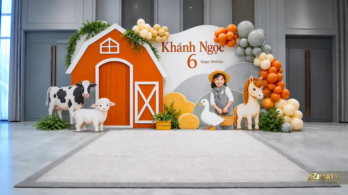 Backdrop Farm Land đỏ xanh với hàng rào và động vật
