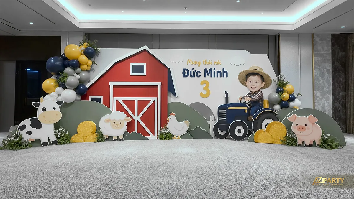 Phông thôi nôi Farm Land đỏ kem với các lớp đồng cỏ