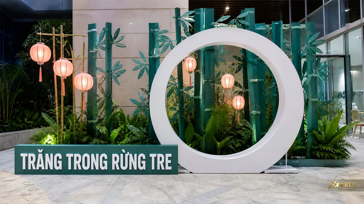Góc rừng tre với khung chụp ảnh tròn
