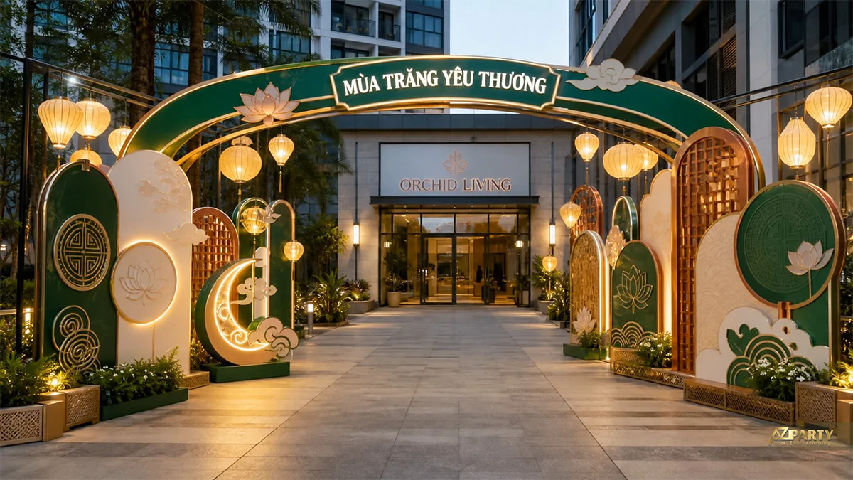 Cổng xanh vàng có hoa sen và trăng