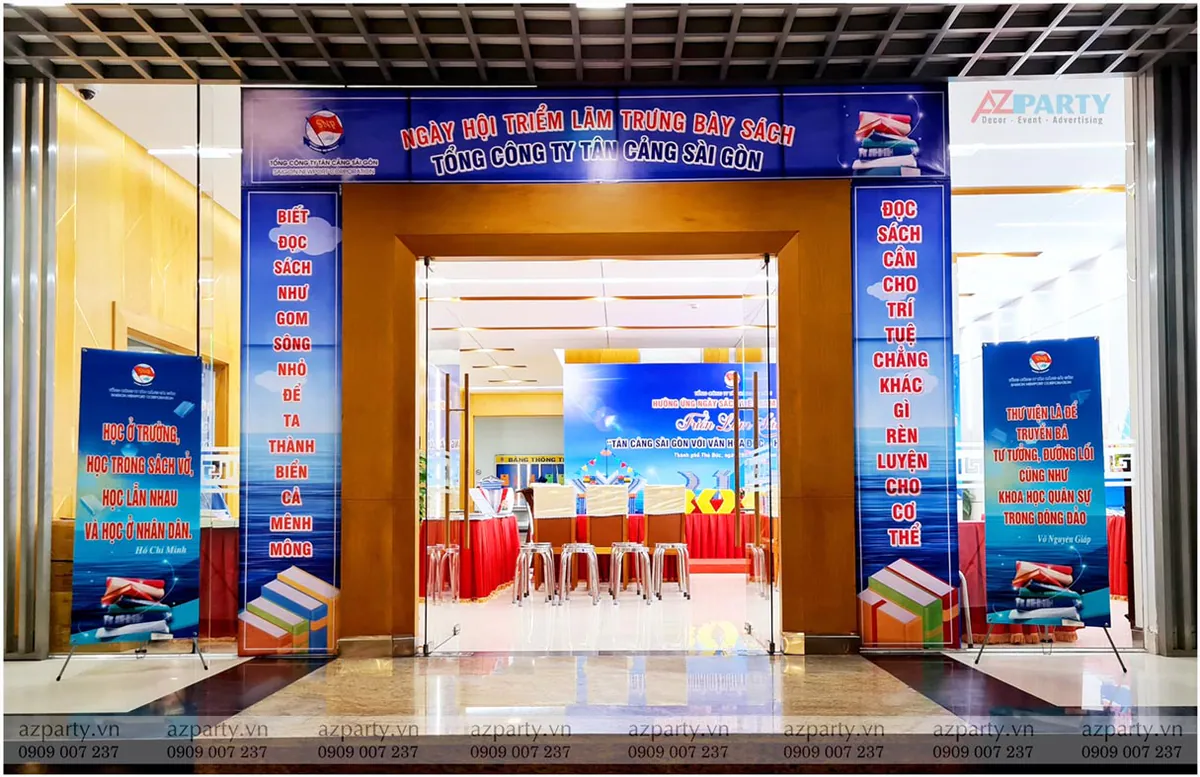Trang trí cổng chào Ngày hội triển lãm trưng bày sách Tân Cảng Sài Gòn