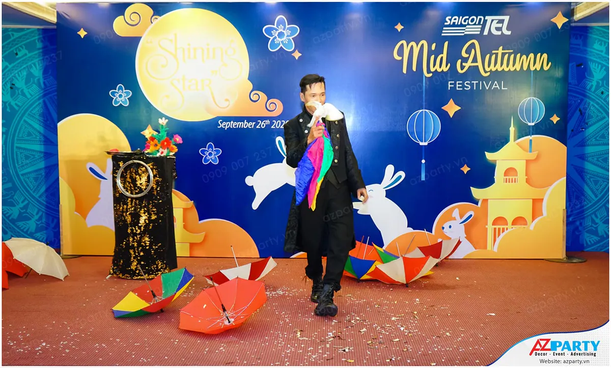 Tiết mục múa lân sư rồng truyền thống đặc sắc trên nền nhạc trống vang dội ngày hội Saigontel.
