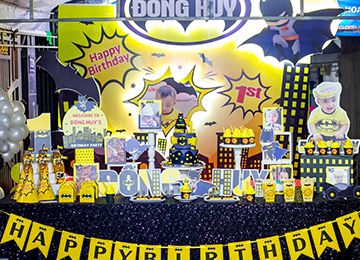 Trang trí tiệc sinh nhật 1 tuổi cho bé Đông Huy- chủ đề Batman