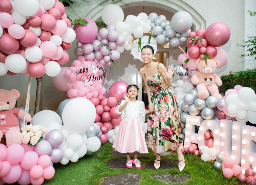 Trang trí sinh nhật bé gái Anna 4 tuổi – chủ đề Pink Paradise