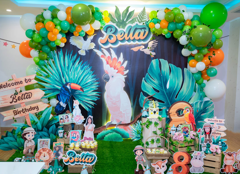 Trang trí sinh nhật cho bé gái Bella - chủ đề Tiểu vương quốc Vẹt Mào