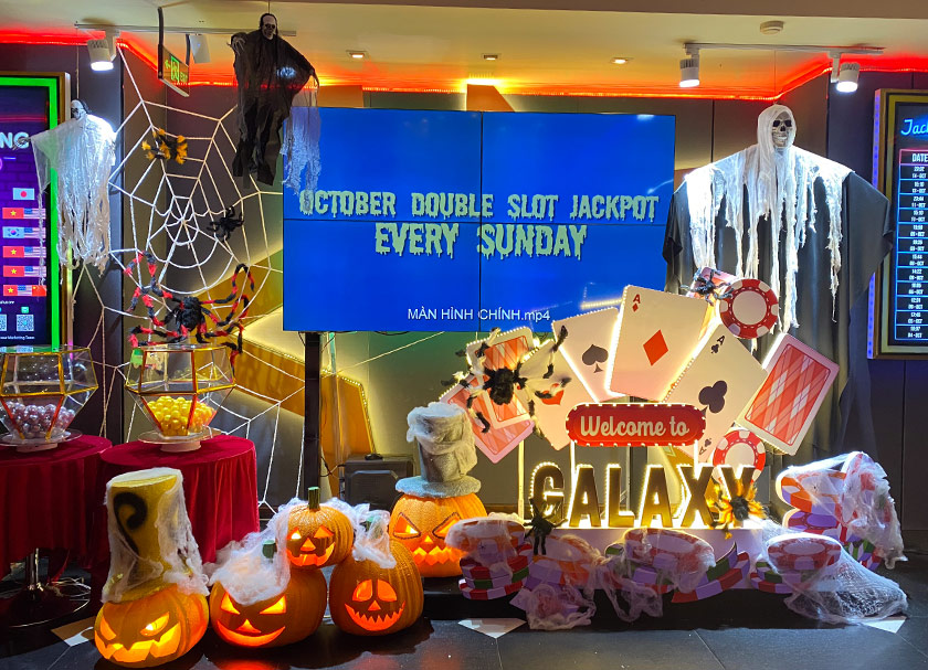Lễ hội Halloween nhộn nhịp tại Galaxy với tiểu cảnh sáng tạo