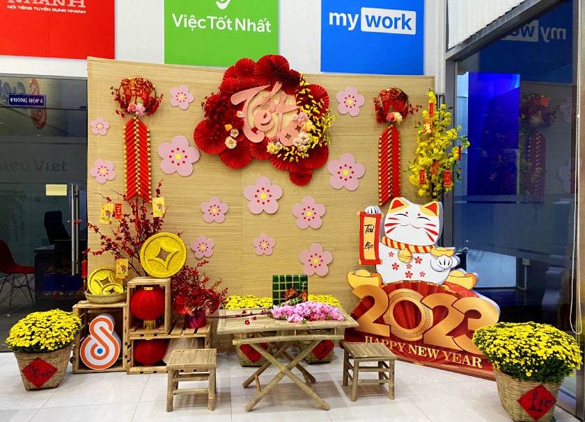 Công ty Siêu Việt chào đón năm mới với tiểu cảnh tết xinh xắn