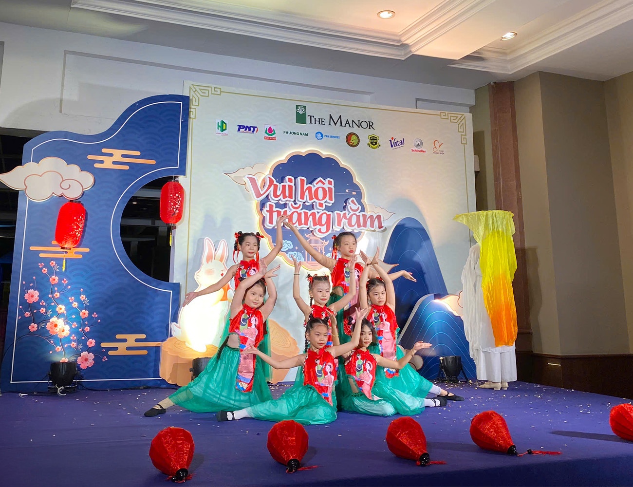 Đồng hành tổ chức tiệc trung thu Công Ty Manor