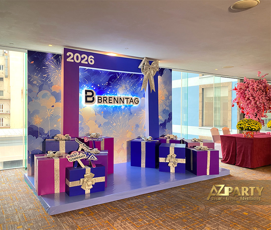 Booth check-in YEP tone xanh dương, tím sang trọng, hiện đại