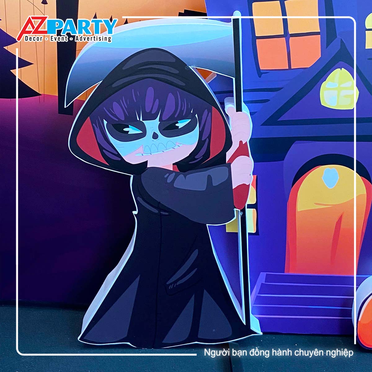 phù thủy halloween cầm lưỡi liềm