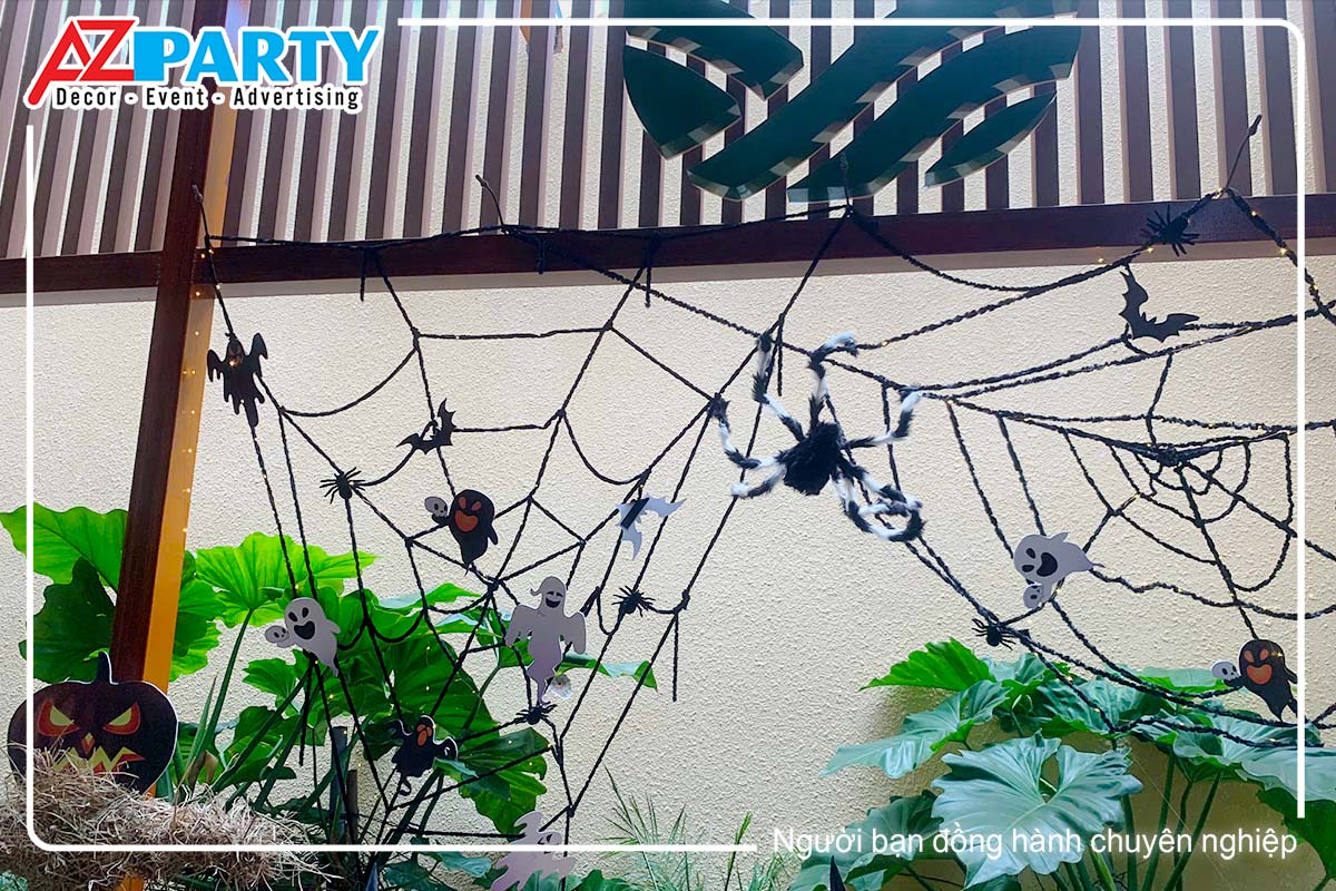 mạng nhện và những chú ma trong Halloween