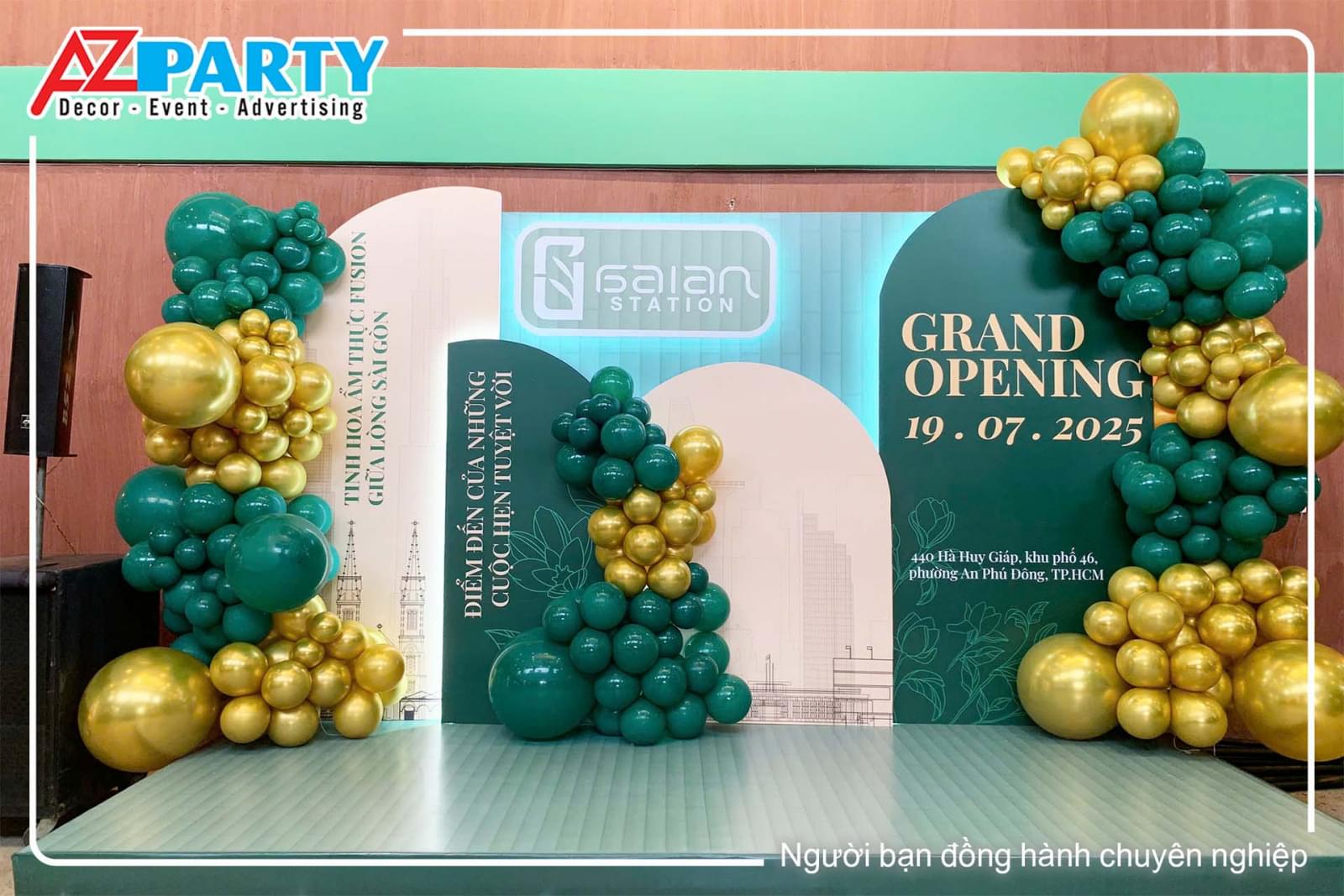 Backdrop khai trương tone xanh lá sang trọng