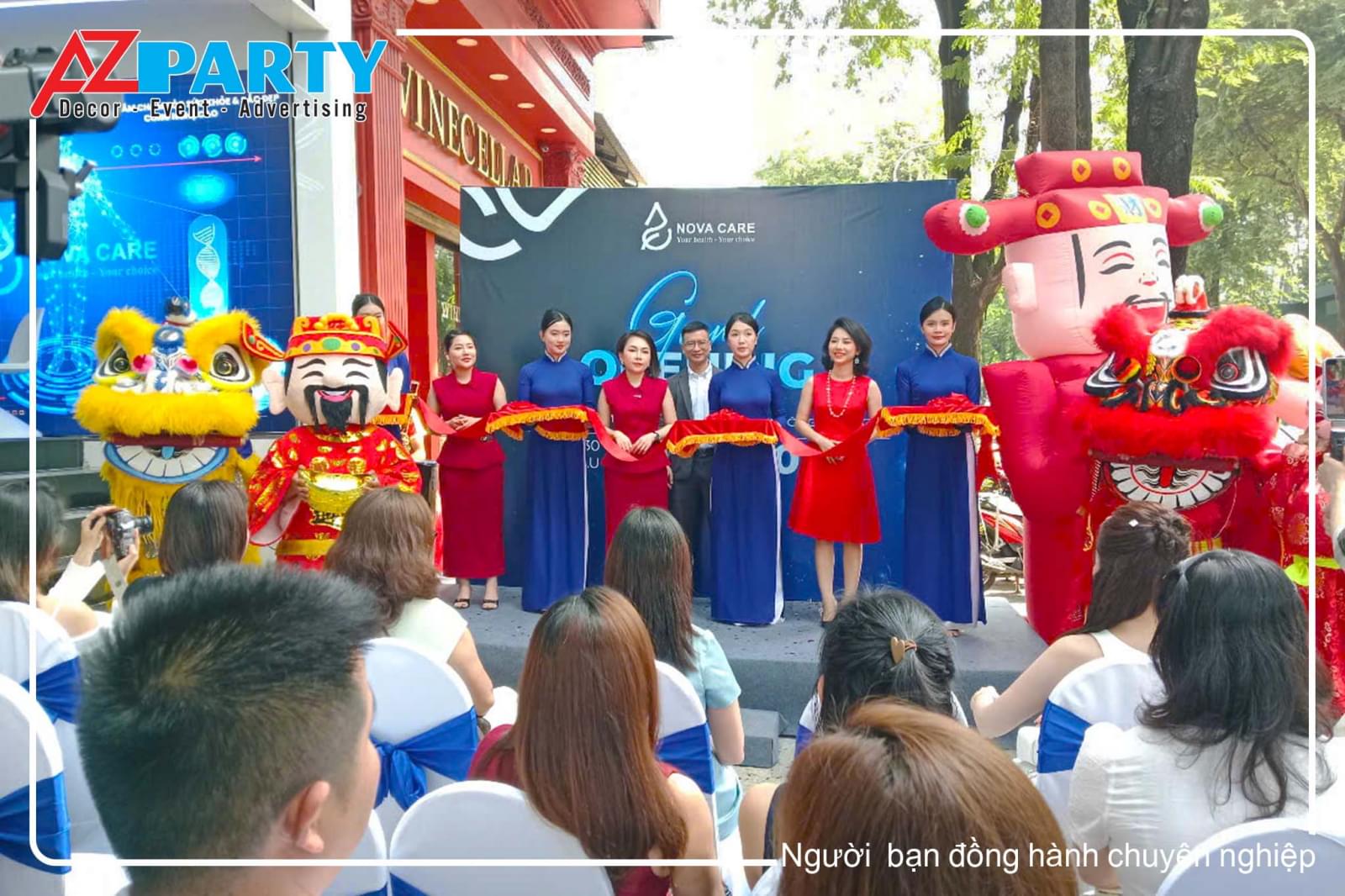 chuẩn bị nghi thức cắt băng khai trương