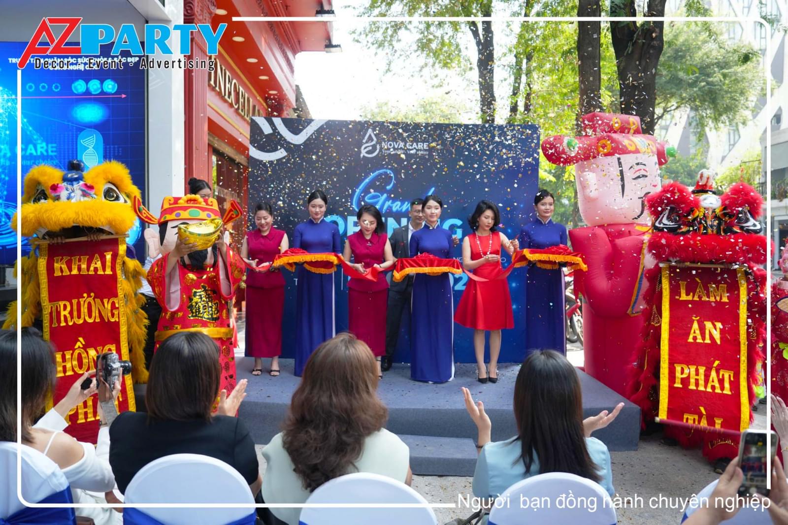  Nghi thức cắt băng khai trương