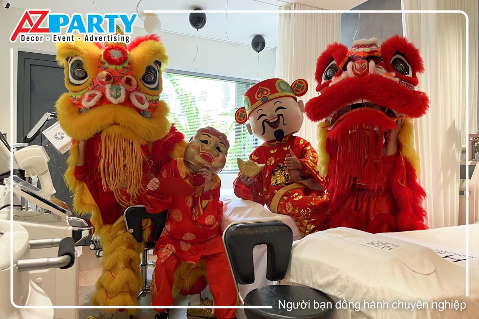 Đội múa  lân xông đất